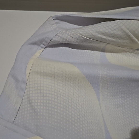 RVCA L Womens Flannel color is a hydrangea and creme/light yellow - Picture 4 of 5